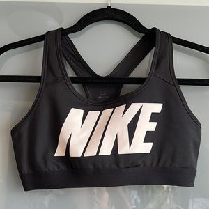 Nike Graphic Sports Bra in Black